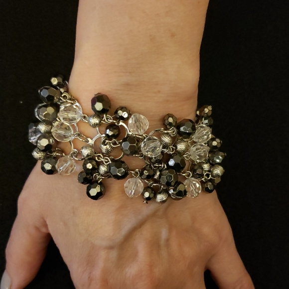 8 1/2 inch adjustable bead bracelet - Picture 1 of 3